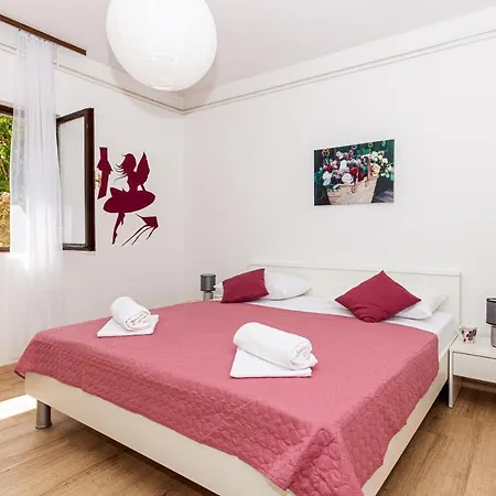Plemic Apartment Pag Town