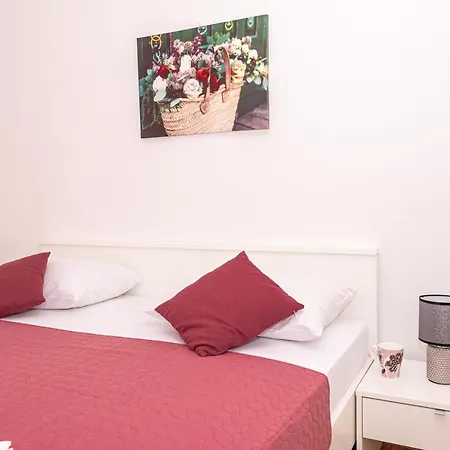 Plemić Apartament Pag Town