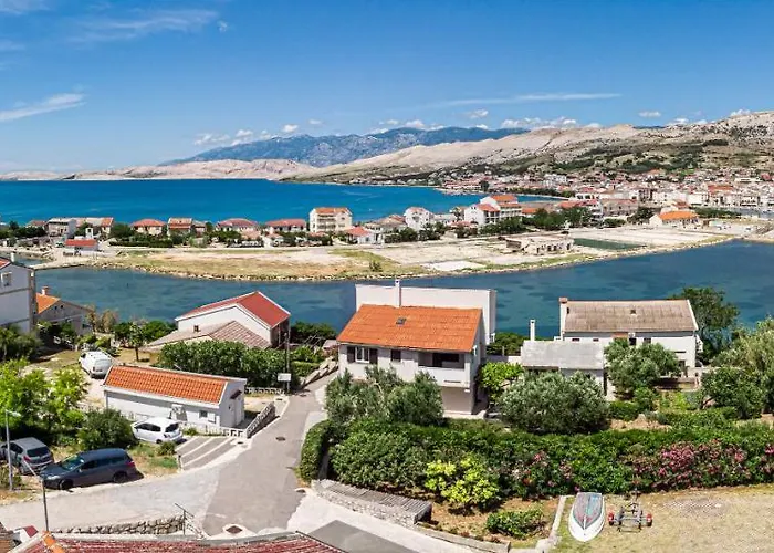 Plemić Pag Town