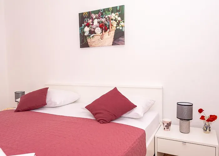 Plemić Apartament Pag Town